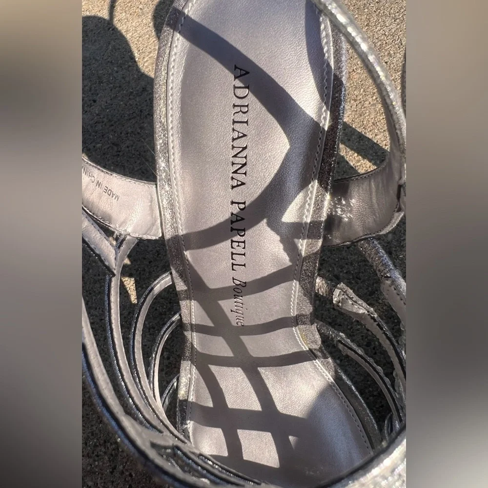 Adrianna Papell step into
